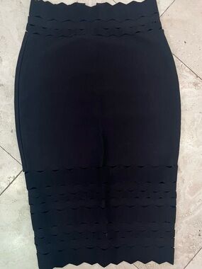 Black Bandage Scalloped-Edge Pencil Skirt - Women